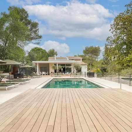 Villa Des Terres With Pool Nîmes