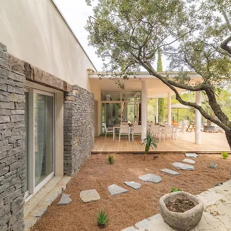 Villa Des Terres With Pool Nîmes